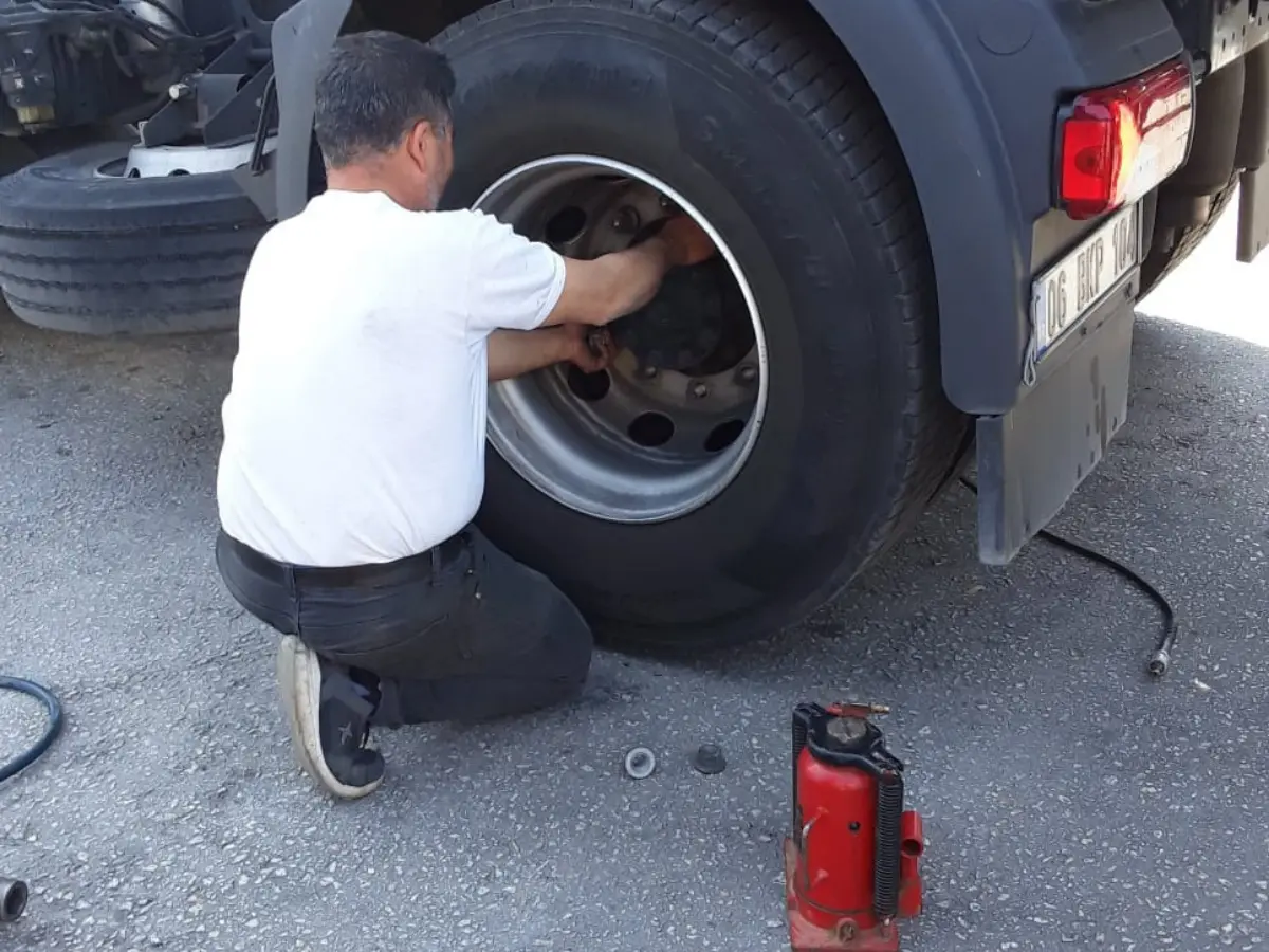 Taşlıçay Oto Lastikçi